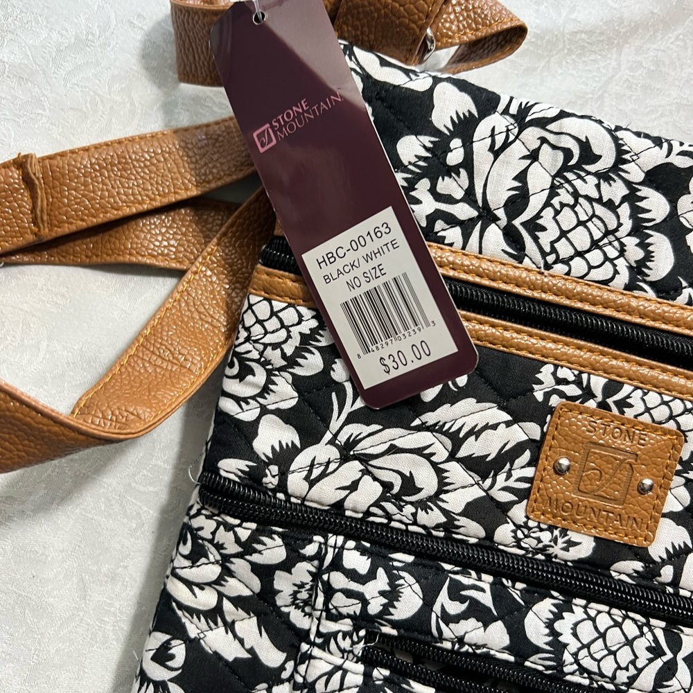 NWT Stone Mountain Multi pocket, Crossbody adjustable strap purse - Picture 7 of 11